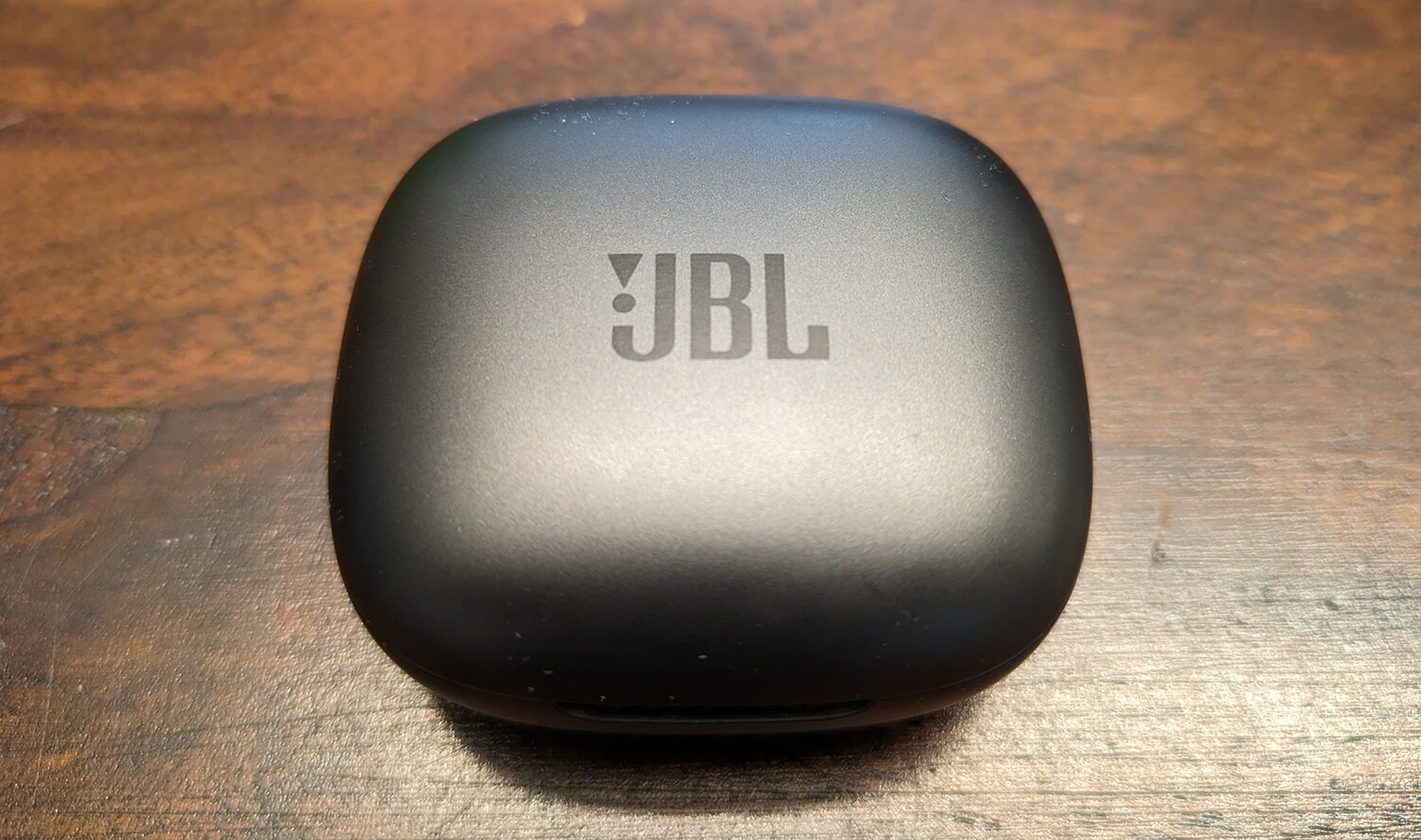 JBL Live Pro 2 charging case
