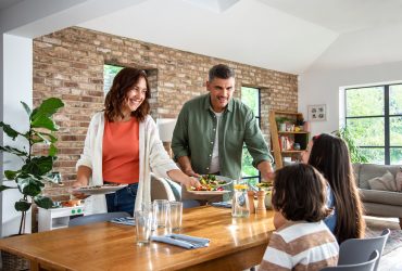 Family with HelloFresh meal kit