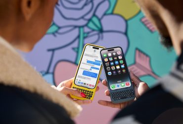 Clicks phone keyboard case