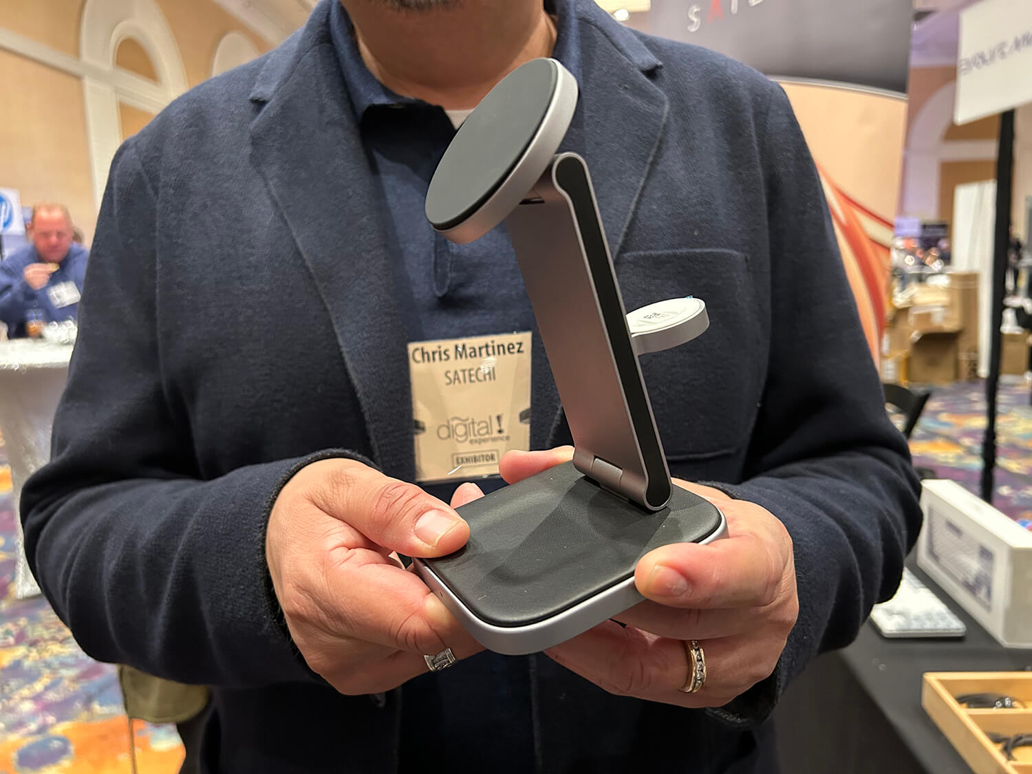 Satechi wireless charging stand ces 2024