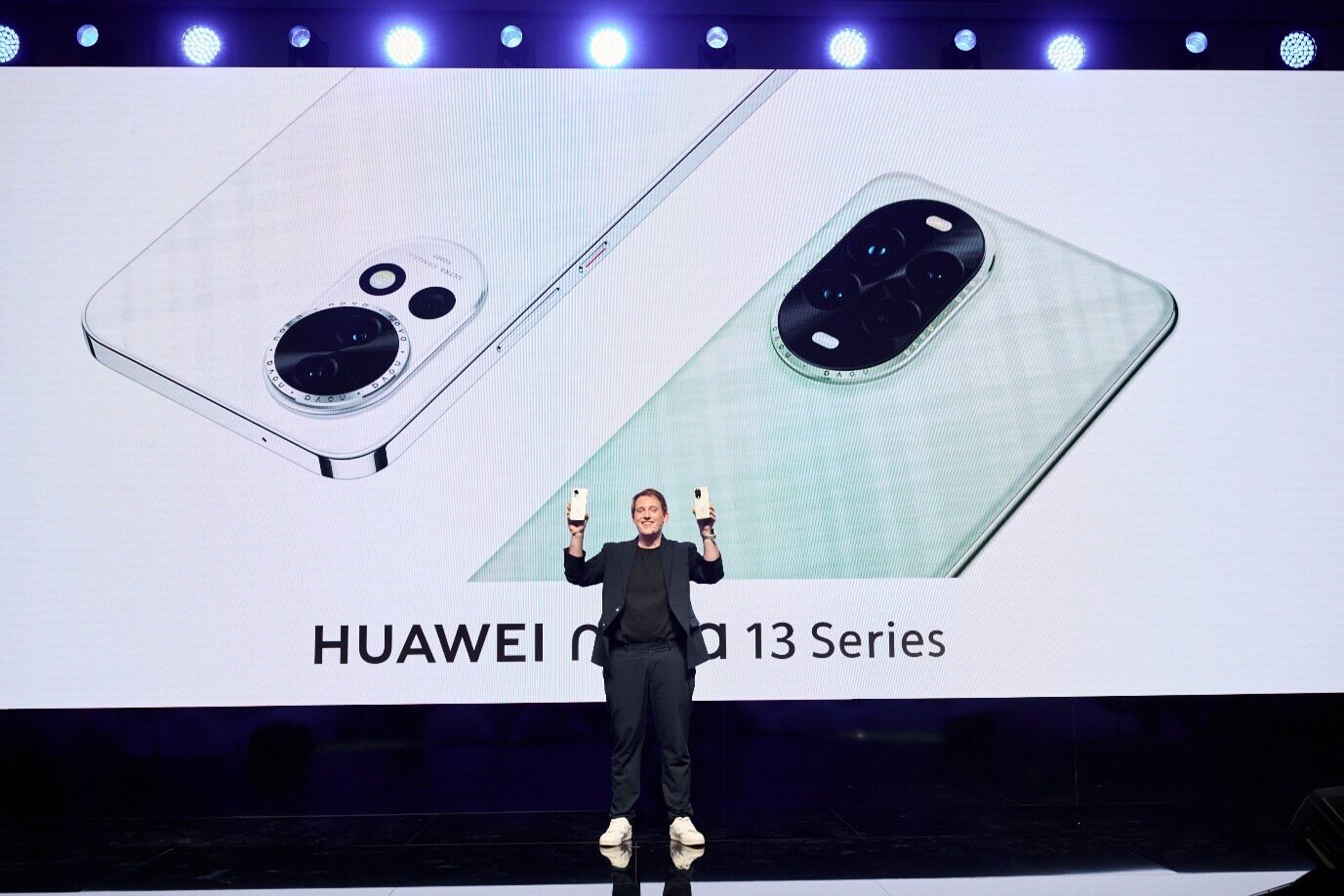 Huawei Nova 13 phone