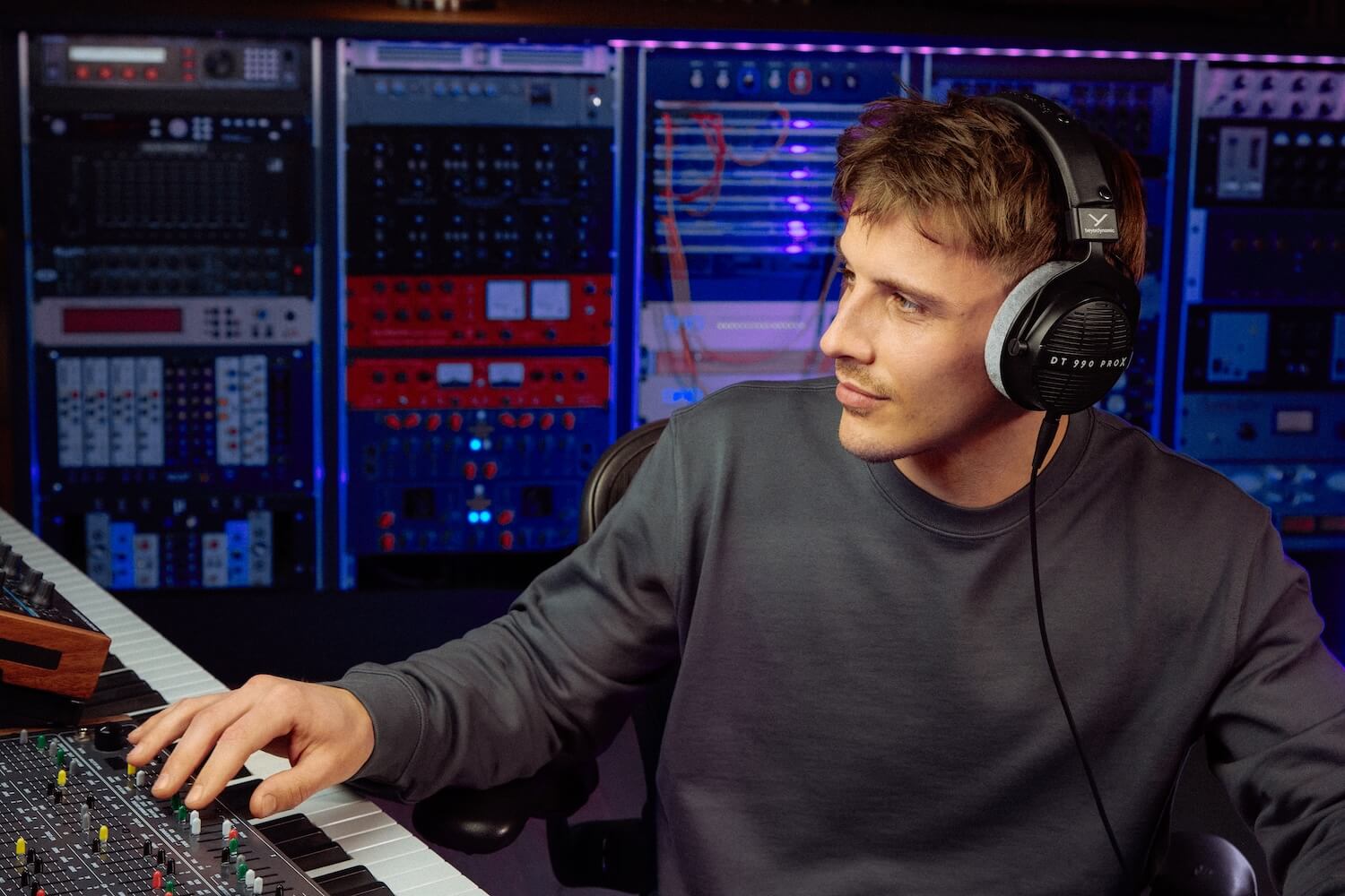 beyerdynamic DT 990X Pro