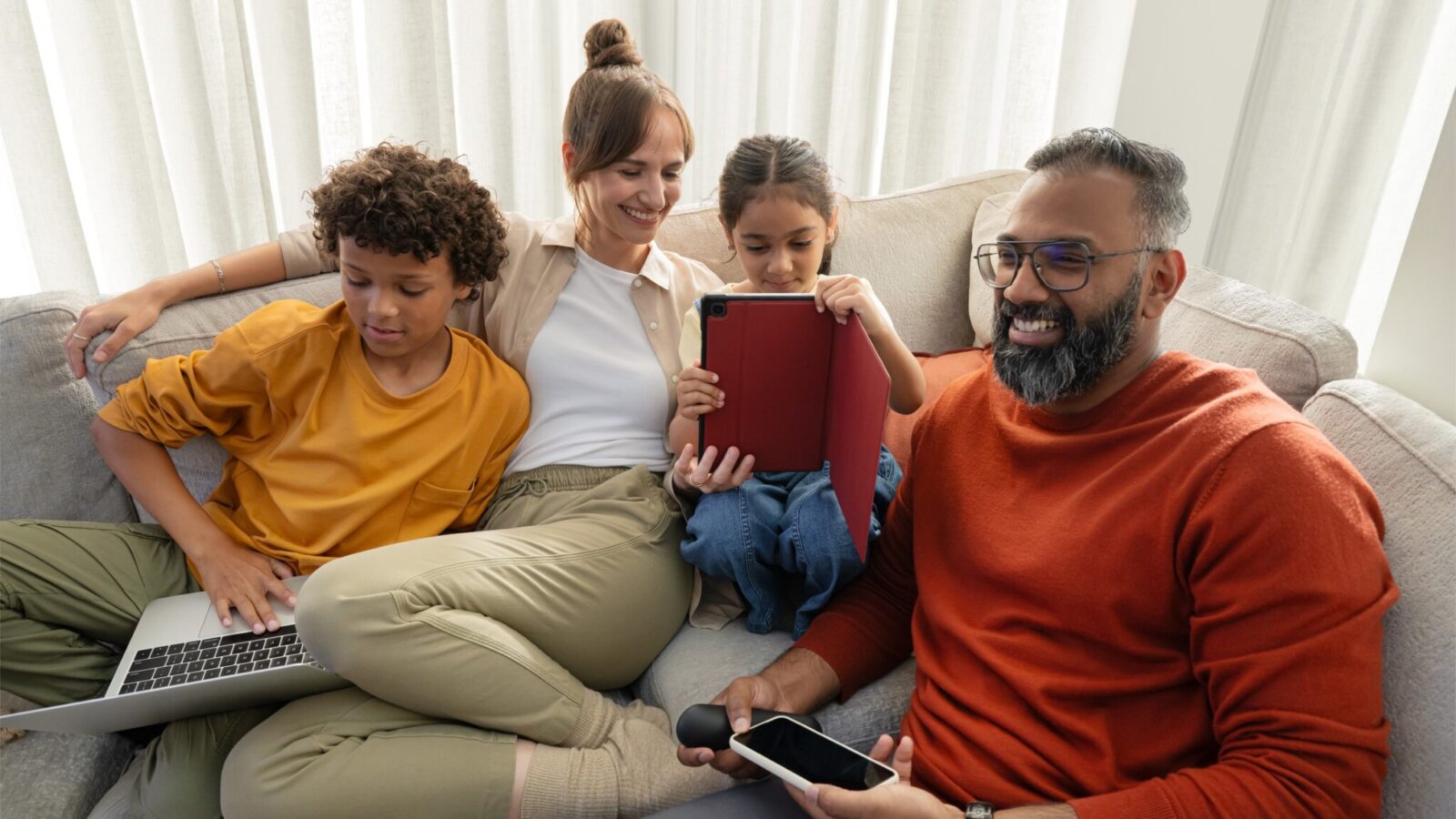 A family using Rogers Home Internet