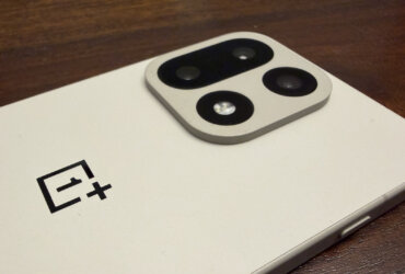 Parallel Processing 2.0 ensures system-wide smoothness during app switching, navigation, and multitasking. The interface features seamless motion animations that provide visual previews of transitions, creating a naturally responsive feel. The Dual App Control feature enables simultaneous operation of two applications on a single screen, enhancing productivity.