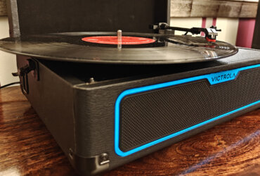 Victrola Journey Glow record player