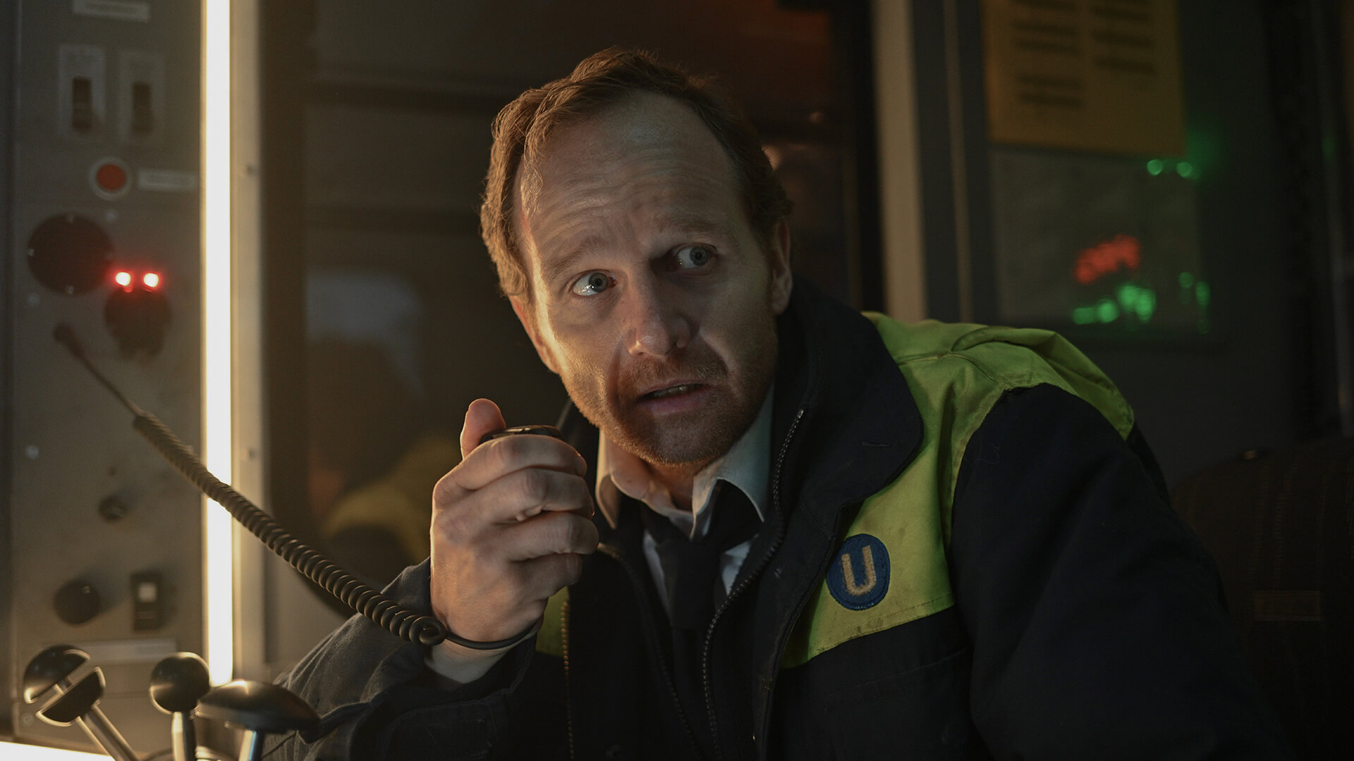 Otto talking on the radio in Hijack.