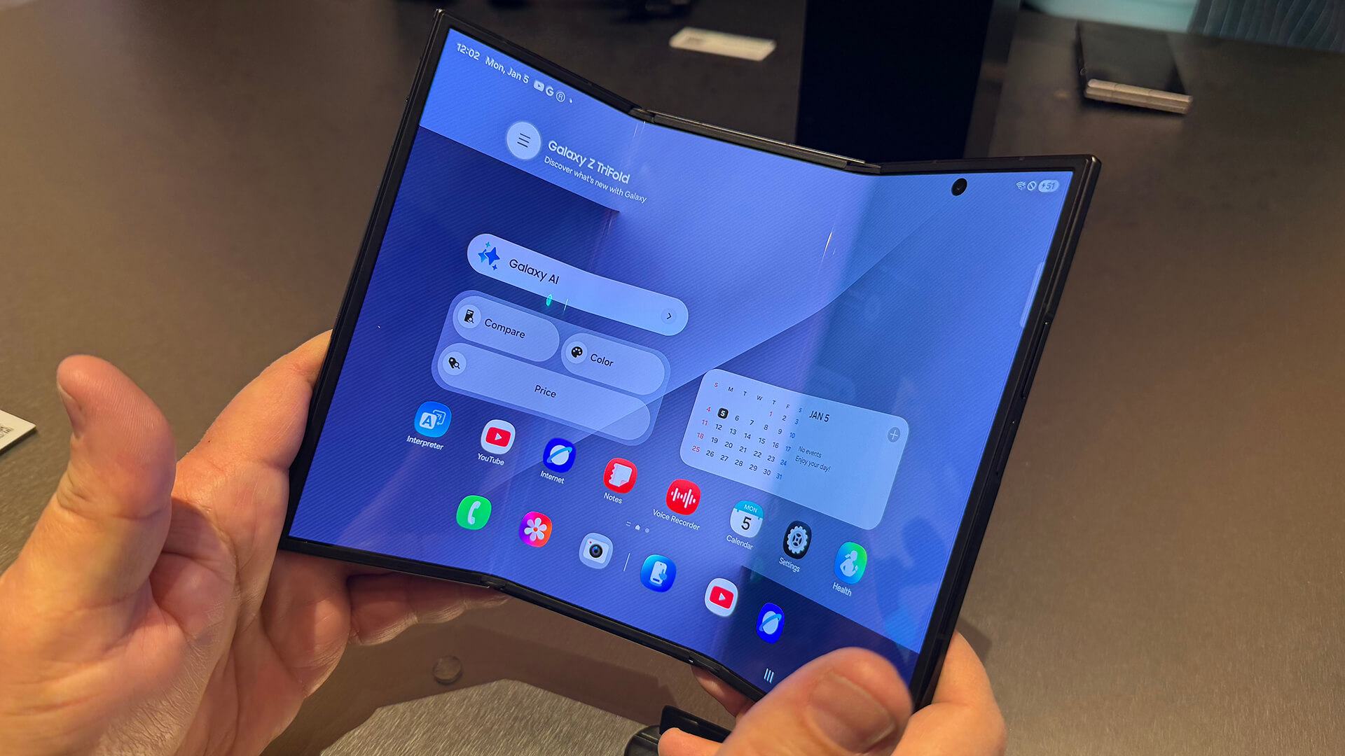 Samsung Galaxy TriFold