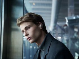 Sony WF-1000XM6 earbuds