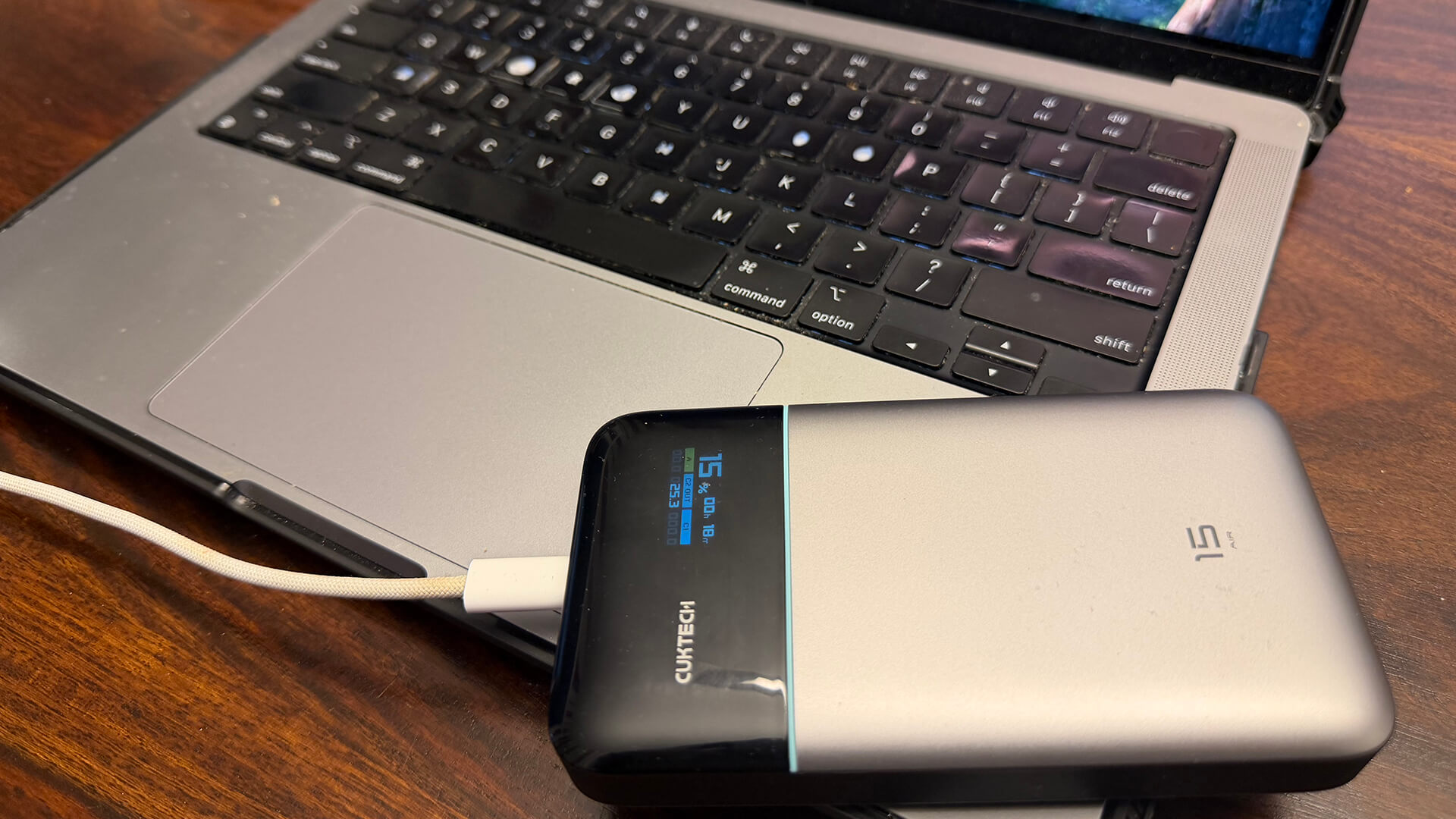 Cuktech 15 Air with MacBook Pro.