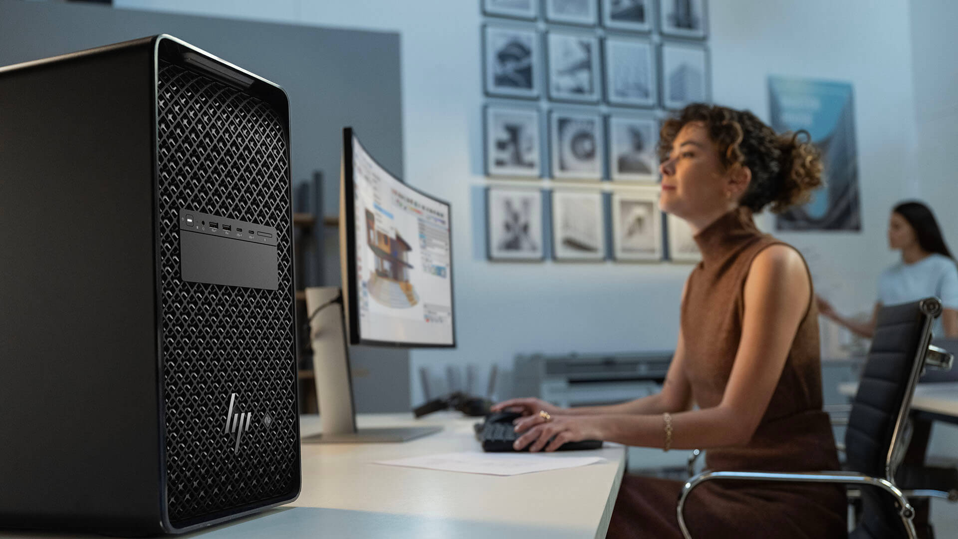 A woman working using an HP Z8 Fury PC