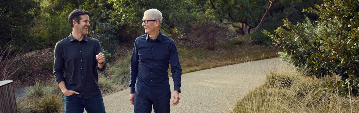 John Ternus, Tim Cook, Apple