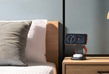 Satechi 3-in-1 foldable wireless charging stand