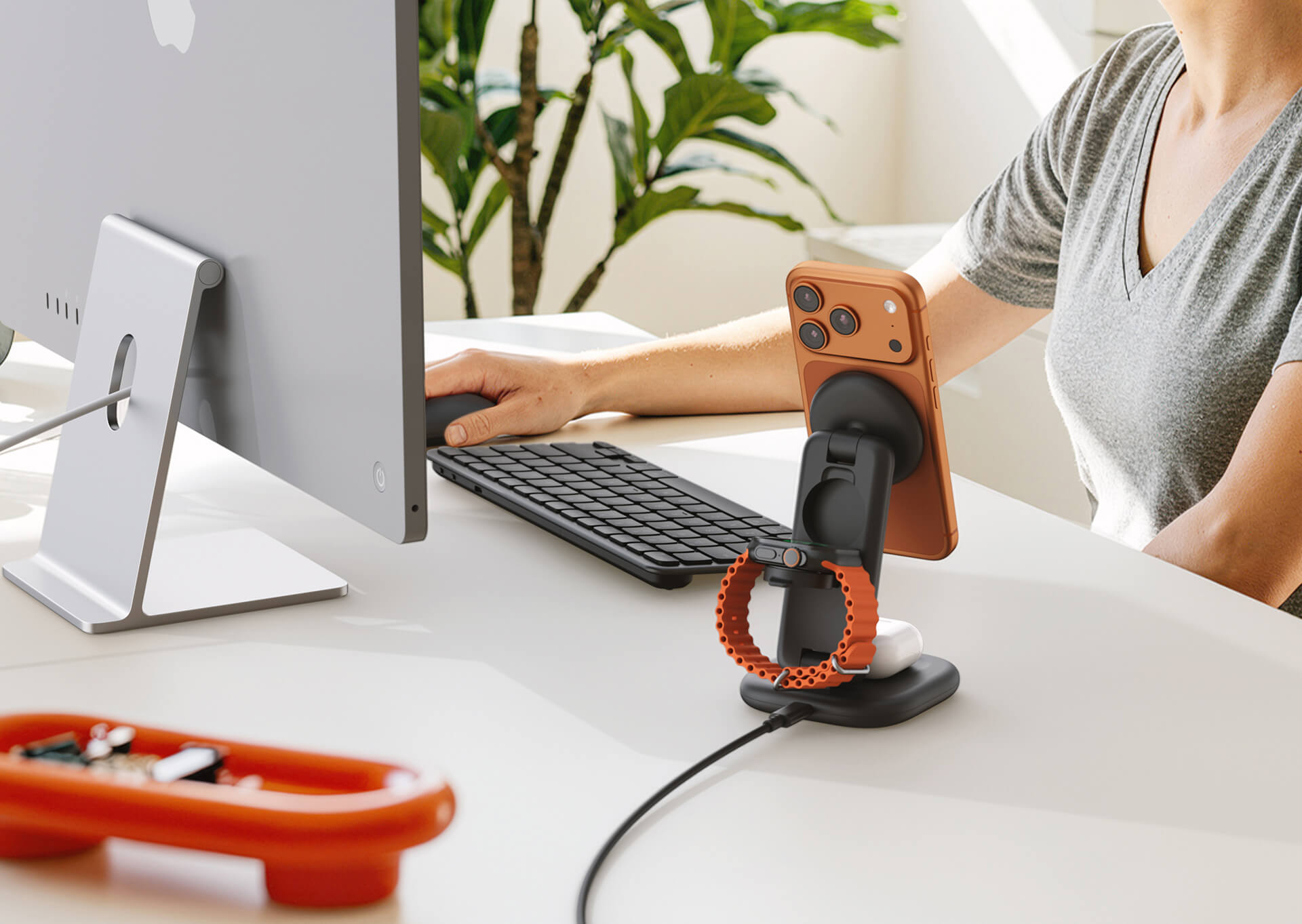 Satechi 3-in-1 foldable wireless charging stand