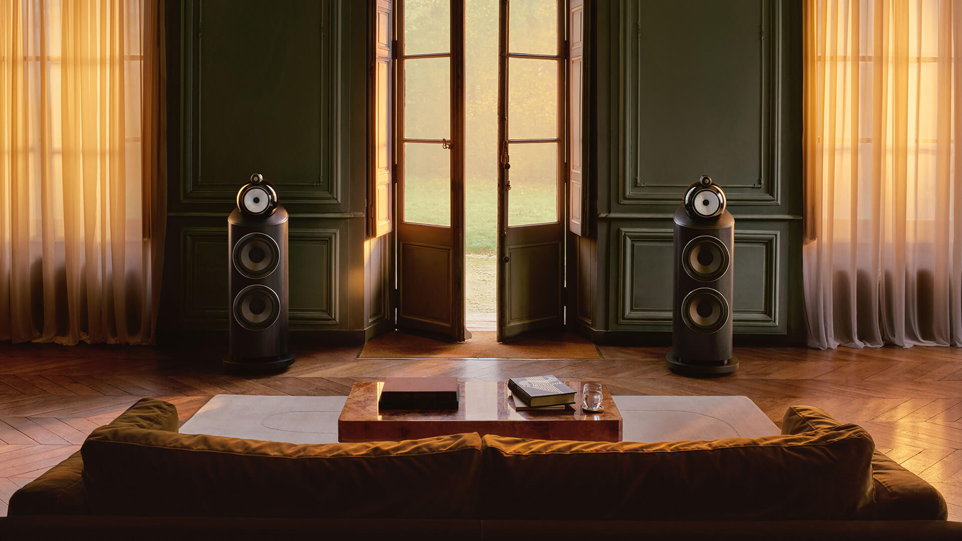 Bowers & Wilkins D5