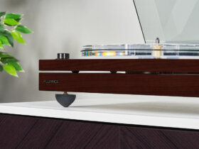 Fluance RT87 turntable