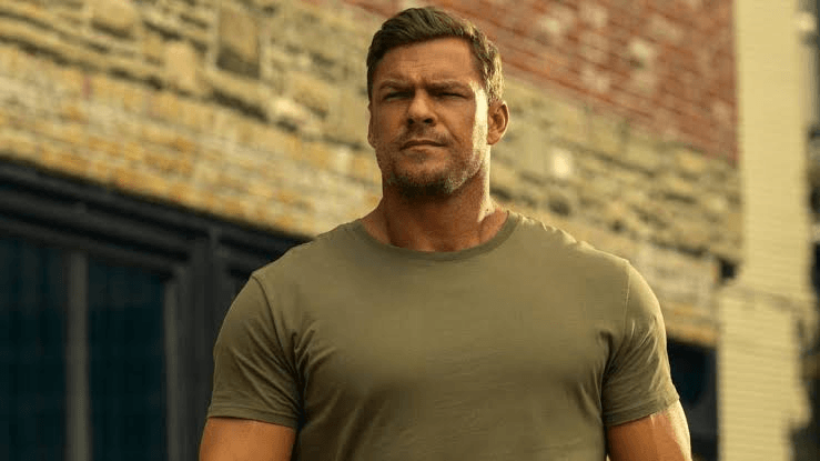 Jack Reacher staring at someone in Reacher.