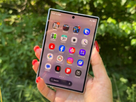Samsung Galaxy Z Fold 8 closed icons outside