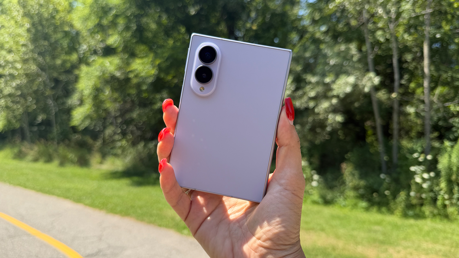 Samsung Galaxy Z Fold 8 back on trail
